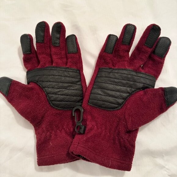 Columbia Beanie and Matching Gloves - Burgundy - Picture 5 of 11